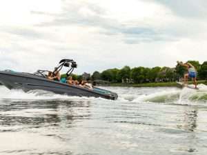 Wake Bros Rentals Bayliner Heyday WT Surf boat, blending style and performance for water sports enthusiasts.